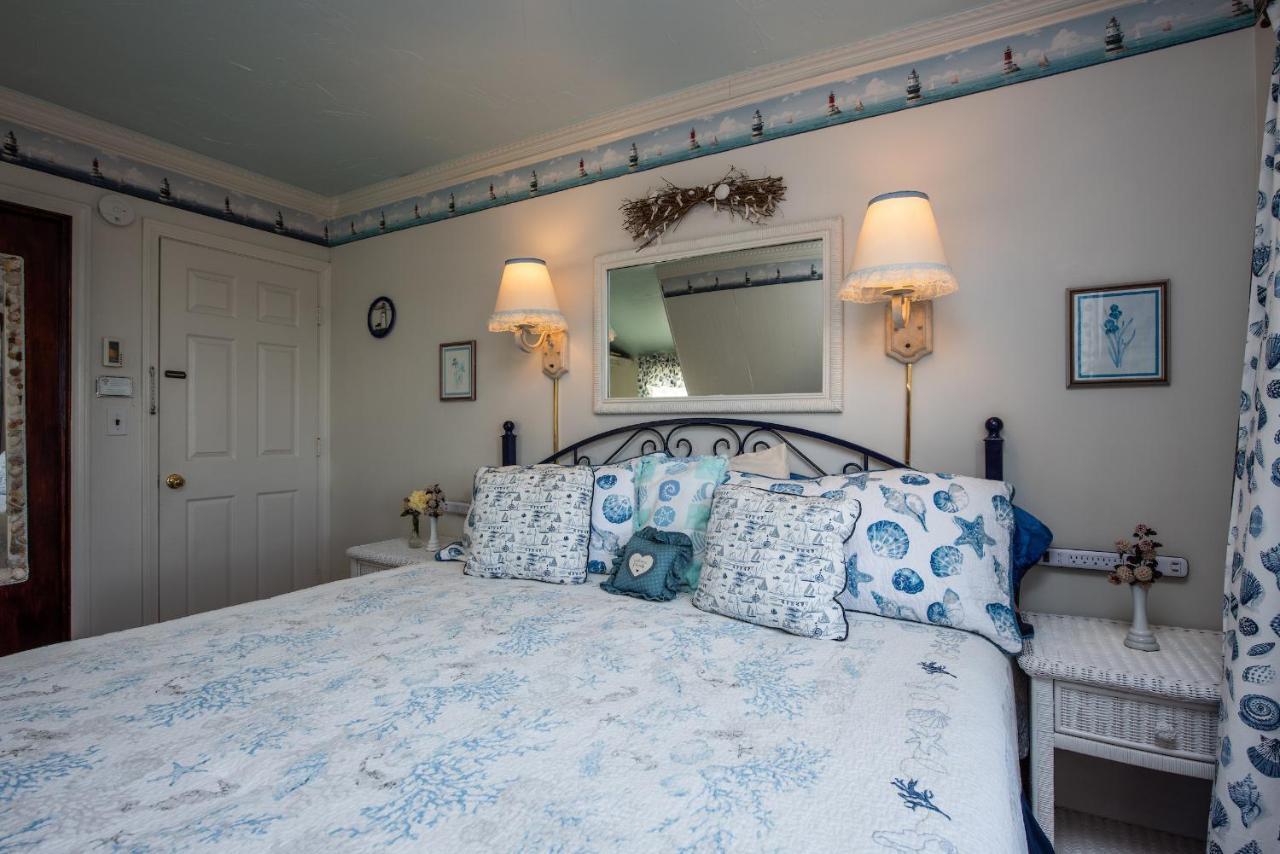 A Cape Cod Ocean Manor Inn Хаянис Екстериор снимка