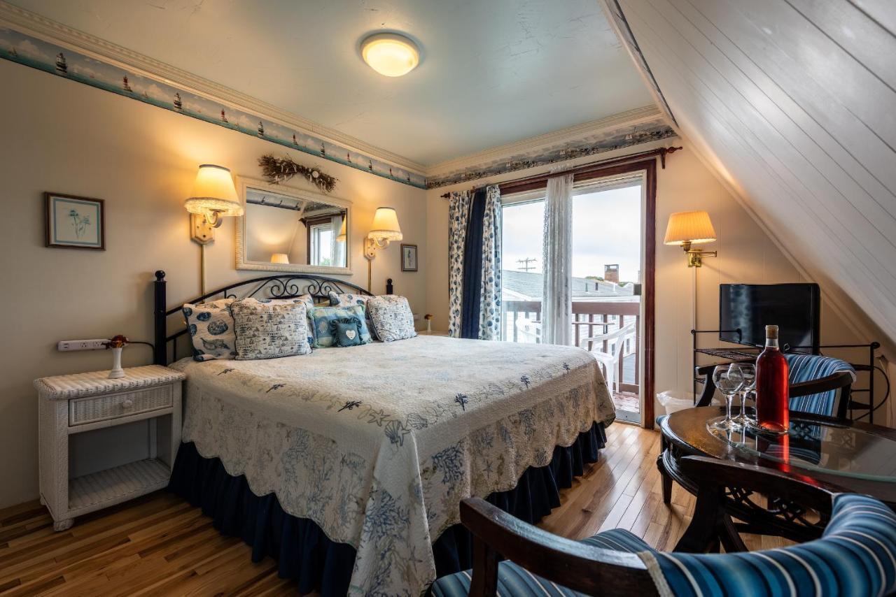 A Cape Cod Ocean Manor Inn Хаянис Екстериор снимка