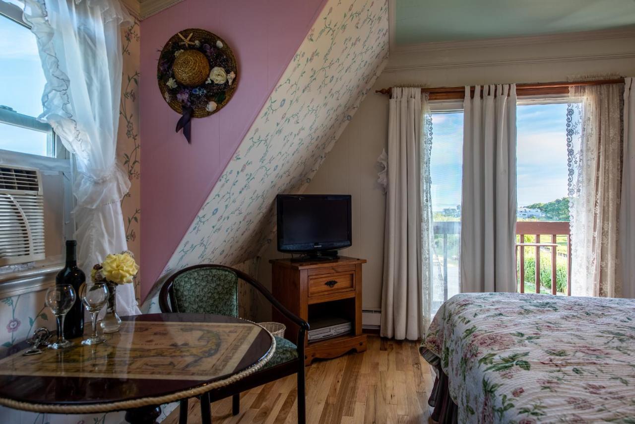A Cape Cod Ocean Manor Inn Хаянис Екстериор снимка