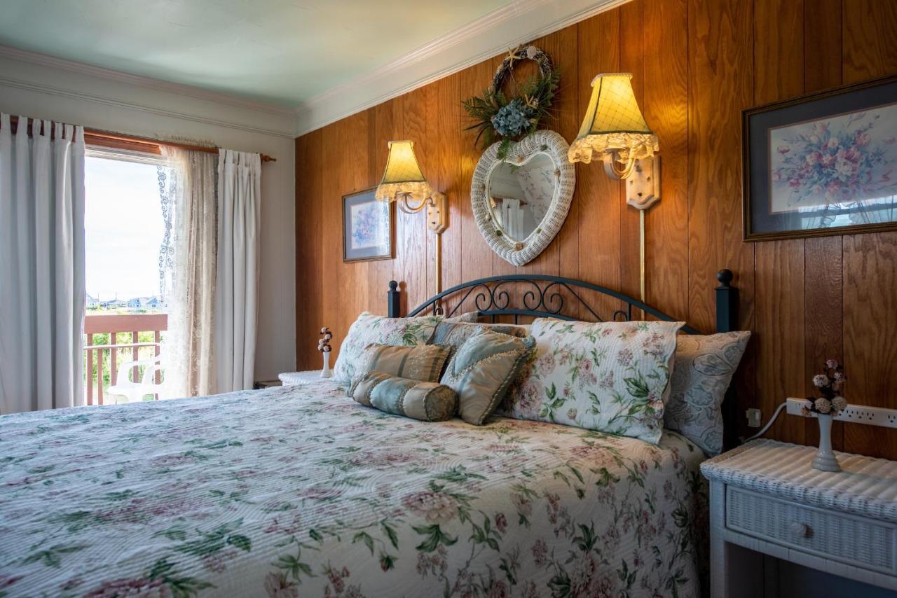 A Cape Cod Ocean Manor Inn Хаянис Екстериор снимка